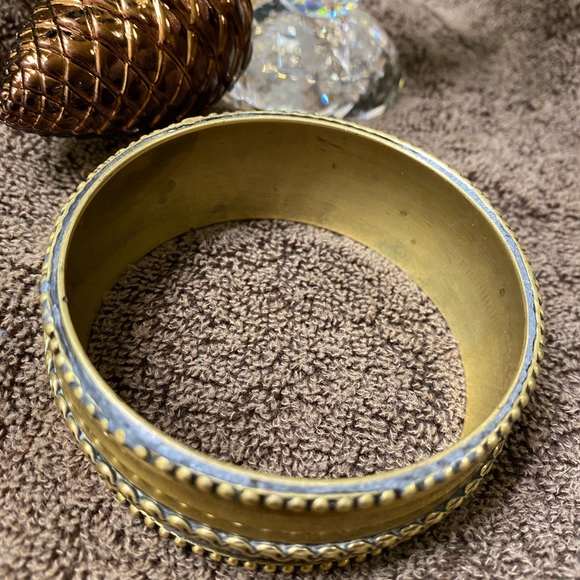 🐝 2/$10 Two beautiful brass bracelets - Picture 4 of 5